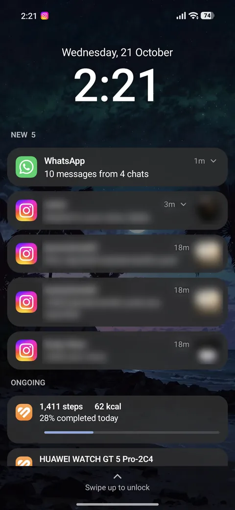 Chronotif on the lock screen: five new notifications under New, newest first, from 1 minute to 18 minutes ago, and ongoing items below.